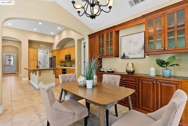 Chandelier, Dining room, Interior, Kitchen, Recessed Lighting