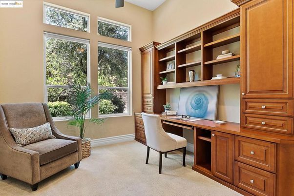 Home Office, Interior
