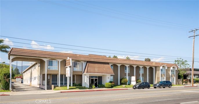 Exterior, Facade, Condo Building