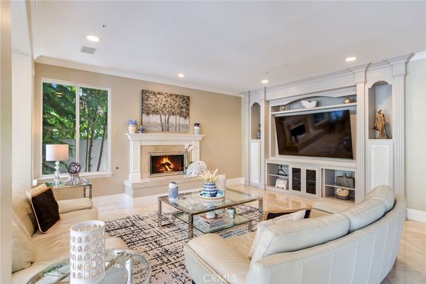 Fireplace, Interior, Living room, Recessed Lighting