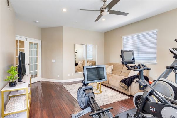 Fitness Equipment, Interior, Recessed Lighting, Wood Texture Flooring