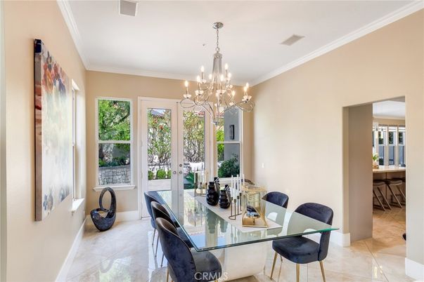 Chandelier, Dining room, Interior