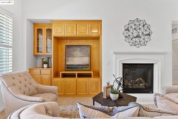 Fireplace, Interior, Living room