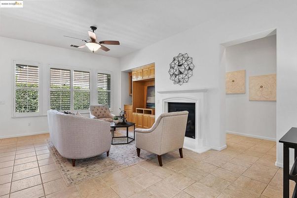 Fireplace, Interior, Living room