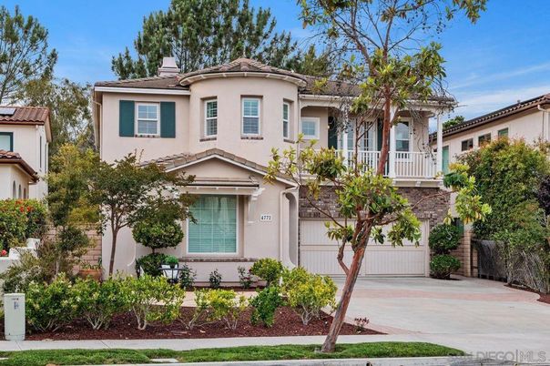 Attached, Exterior, Facade, Mediterranean