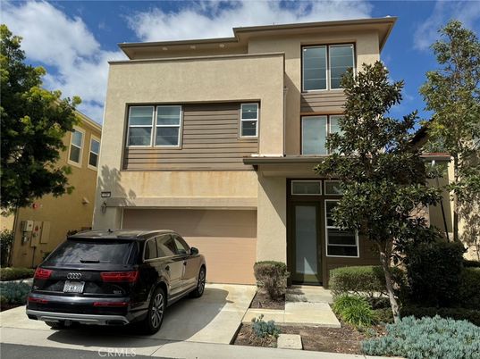 Attached, Exterior, Facade, Modern
