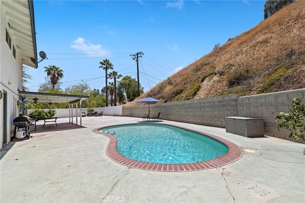 Exterior, Hot Tub, Pool
