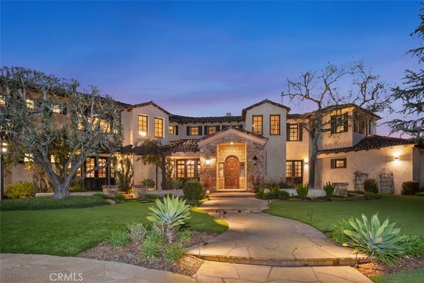 Backyard, Exterior, Facade, Brick Facade, Mediterranean