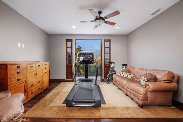 Fitness Equipment, Interior, Recessed Lighting, Wood Texture Flooring