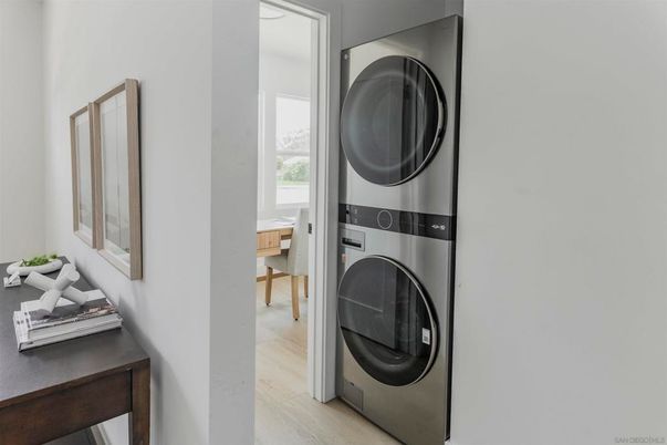 Interior, Utility Closets, Washer, Wood Texture Flooring