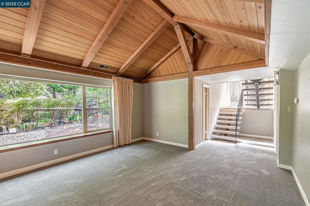 Empty room, Interior, Wooden Beams, Wooden Ceilings