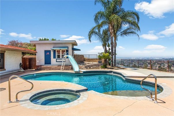 Exterior, Playground, Pool