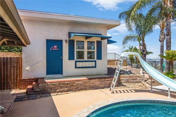 Exterior, Playground, Pool