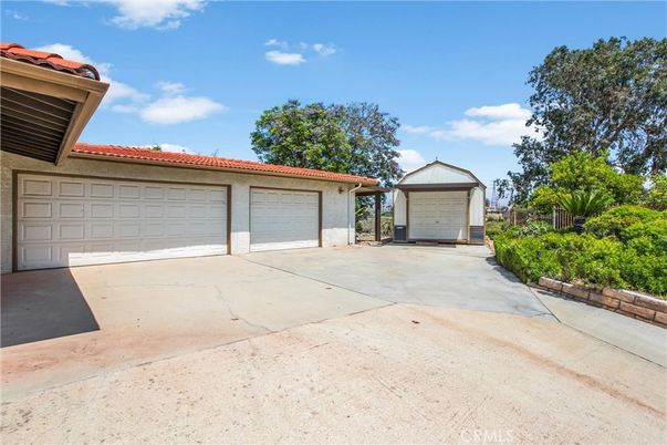 Detached Garage, Exterior