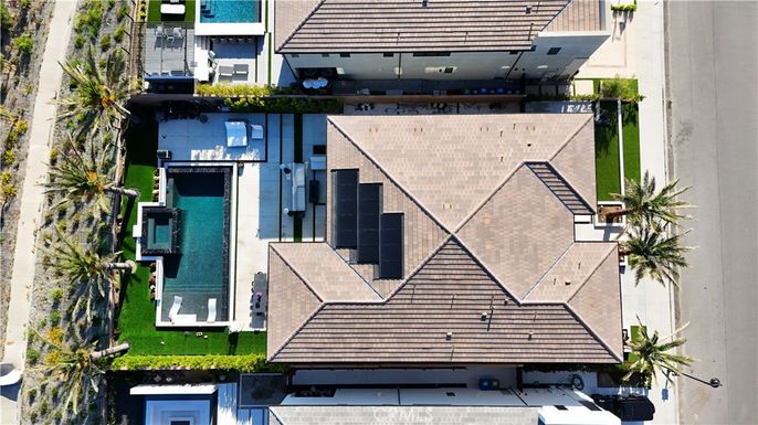 Exterior, Drone