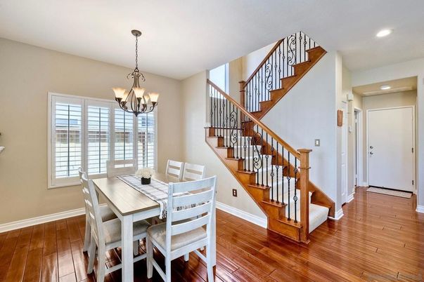 Chandelier, Dining room, Interior, Recessed Lighting, Wood Texture Flooring