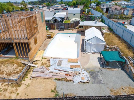 Exterior, Drone