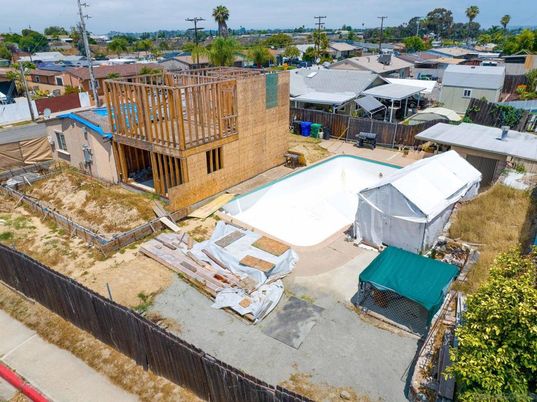 Exterior, Drone