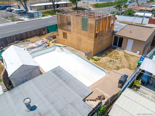 Exterior, Drone