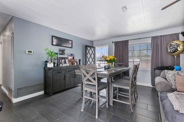 Dining room, Interior