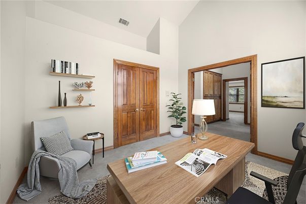 Home Office, Interior