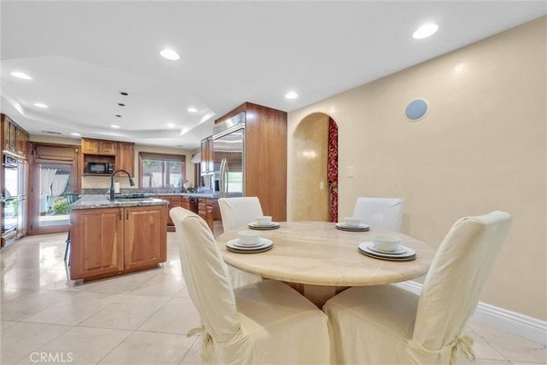 Dining room, Interior, Kitchen, Recessed Lighting
