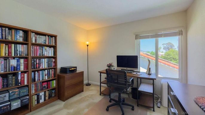 Home Office, Interior