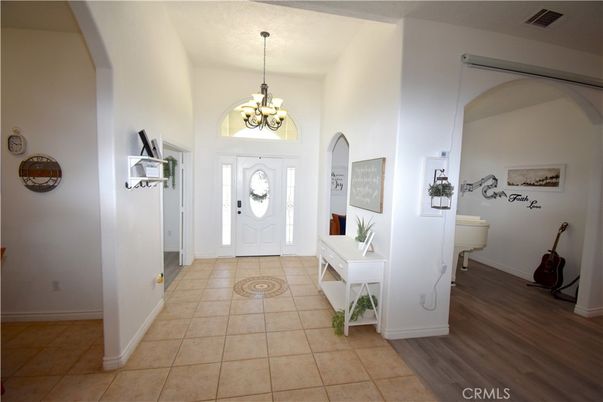 Chandelier, Interior
