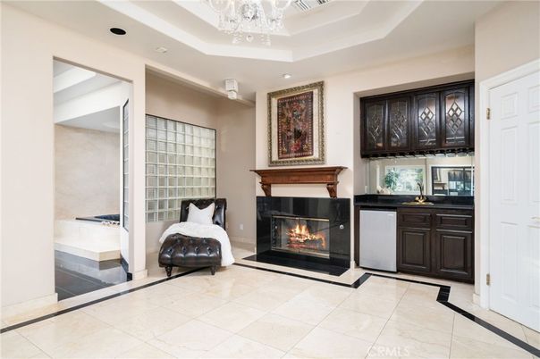 Chandelier, Fireplace, Interior, Recessed Lighting