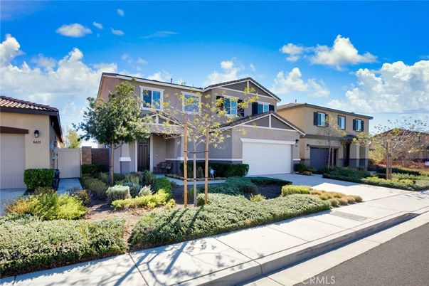 Attached, Exterior, Facade, Mediterranean