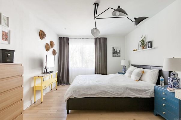 Bedroom, Interior, Pendant Lights, Wood Texture Flooring