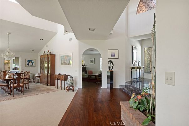 Chandelier, Dining room, Interior, Recessed Lighting, Wood Texture Flooring