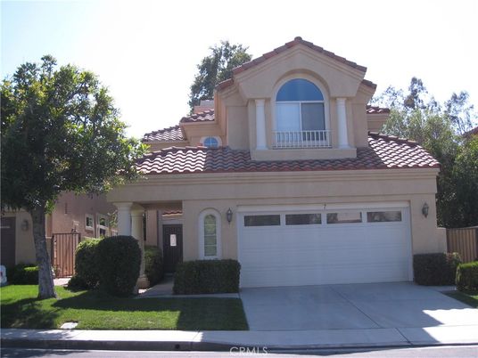 Attached, Exterior, Facade, Mediterranean