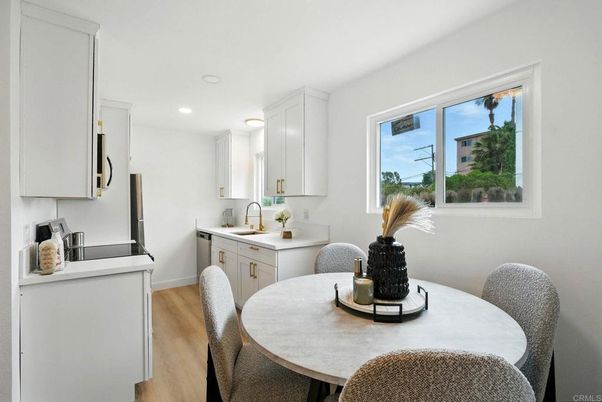 Dining room, Interior, Kitchen, Recessed Lighting, Wood Texture Flooring