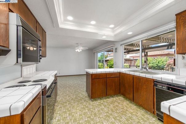 Interior, Kitchen, Recessed Lighting, Tile Countertops