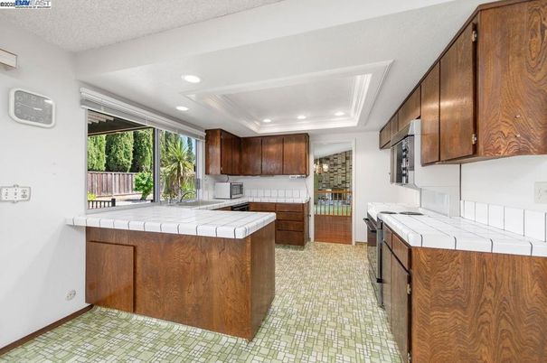 Interior, Kitchen, Recessed Lighting, Tile Countertops