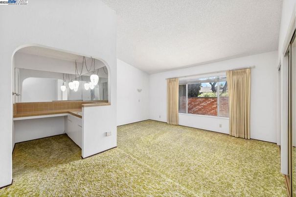 Empty room, Interior, Pendant Lights