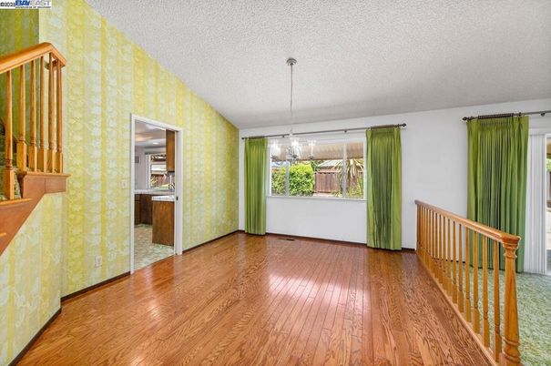 Empty room, Interior, Pendant Lights, Wood Texture Flooring