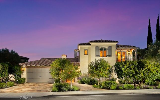 Attached, Exterior, Facade, Mediterranean