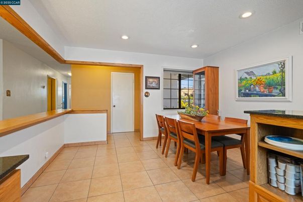 Dining room, Interior, Recessed Lighting