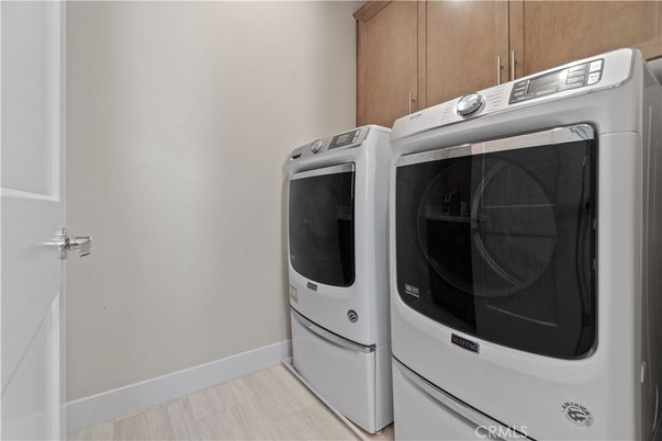 Interior, Washer, Wood Texture Flooring