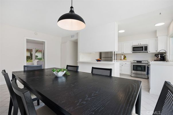 Dining room, Interior, Kitchen, Pendant Lights, Recessed Lighting, Stainless Steel Appliances