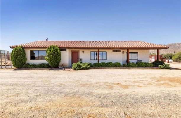 Backyard, Exterior, Facade, Mediterranean