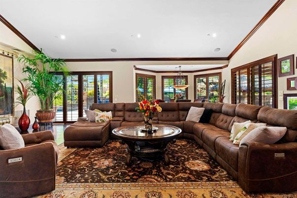 Interior, Living room, Pendant Lights, Recessed Lighting