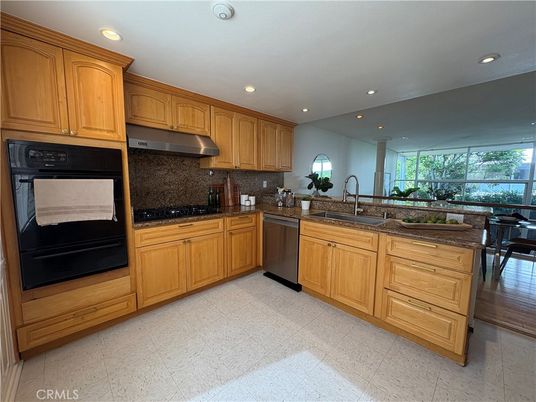 Dining room, Interior, Kitchen, Recessed Lighting, Stainless Steel Appliances