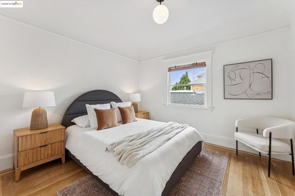 Bedroom, Interior, Pendant Lights, Wood Texture Flooring