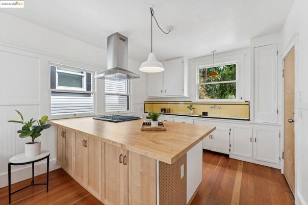 Interior, Kitchen, Pendant Lights, Wood Texture Flooring