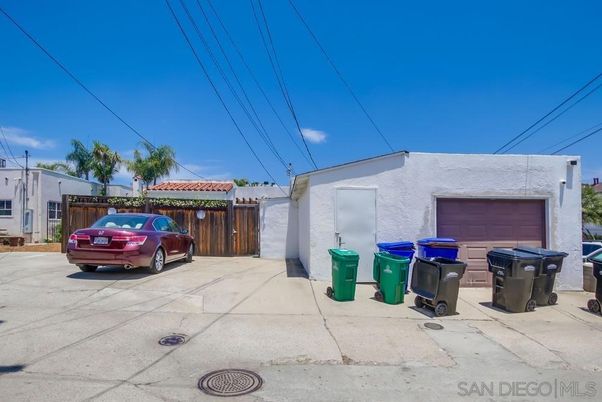 Detached Garage, Exterior