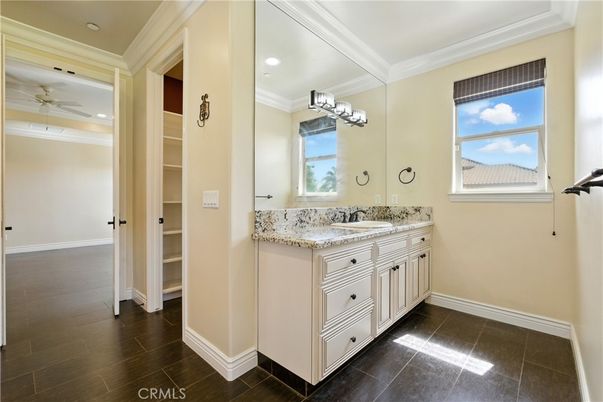 Bathroom, Dual Sink Vanities, Interior, Recessed Lighting