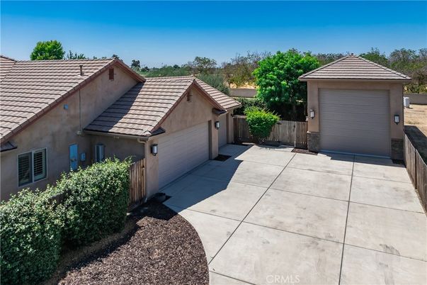 Detached Garage, Exterior